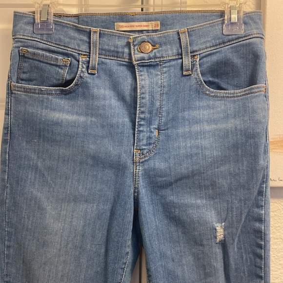 NWOT Levi’s super skinny distressed jeans - Picture 3 of 6